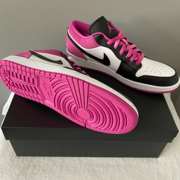 Jordan Other - Air jordan 1 low se fuchsia pink